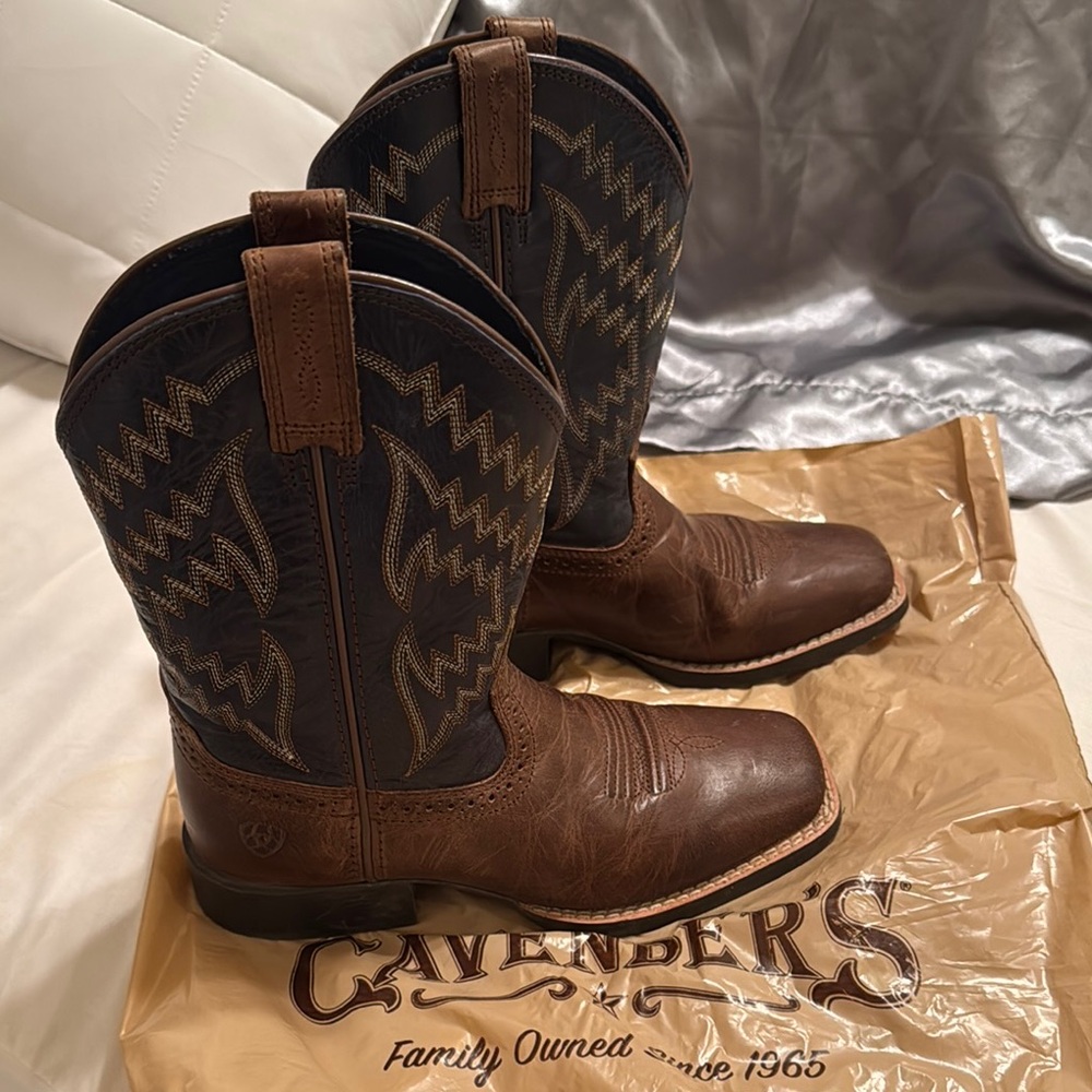 Brown and Black Western Leather Boots with Decorative Stitching